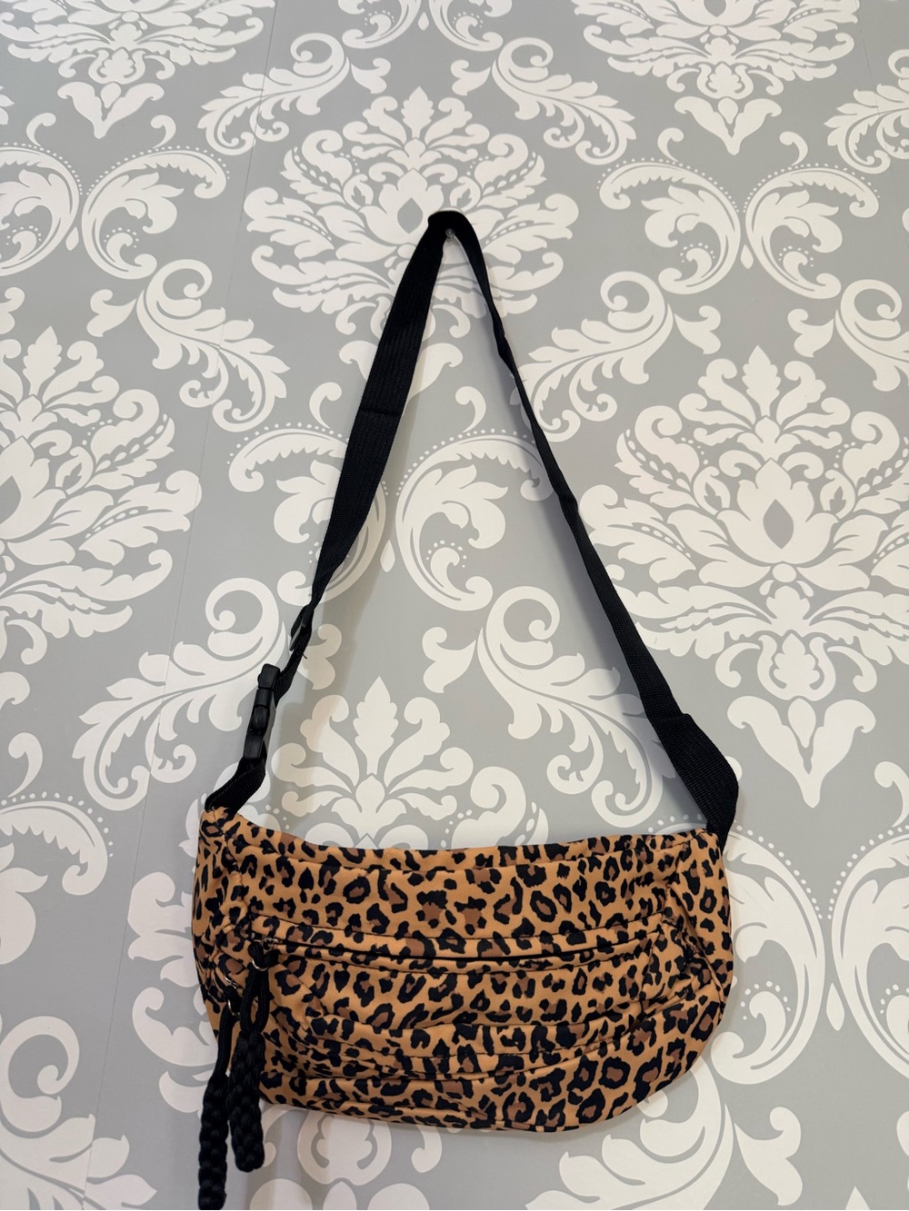 💫4/$25 • Women’s Leopard Print Crossbody / Waist Bag